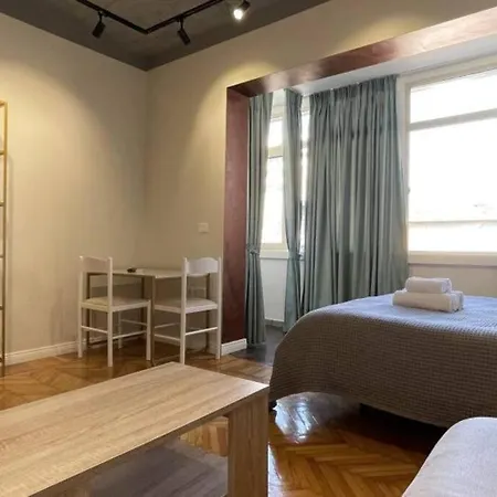 Apartment In Myslym Shyri Street