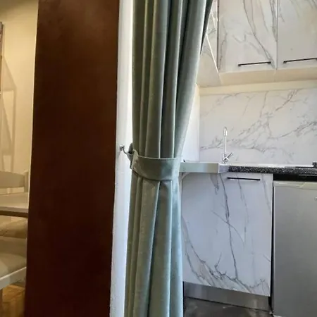 Apartment In Myslym Shyri Street *